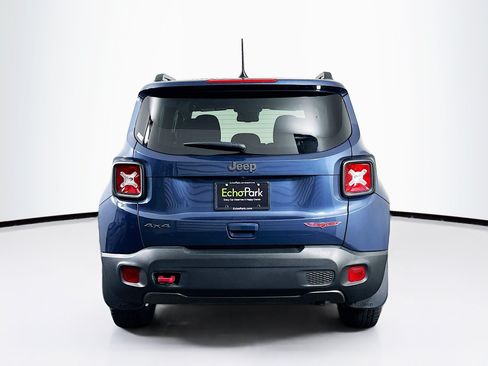 Used 2022 Jeep Renegade Trailhawk AWD/4WD image 7
