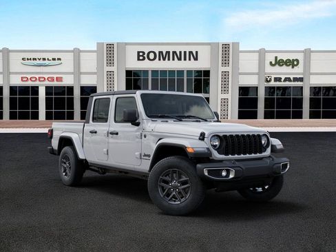New 2026 Jeep Gladiator Sport AWD/4WD image 5