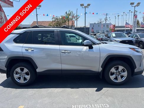 Used 2022 Toyota RAV4 XLE w/ Convenience Package AWD/4WD image 5