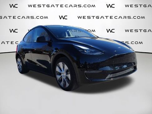 Used 2023 Tesla Model Y Long Range image 4