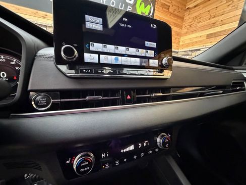 Used 2023 Mitsubishi Outlander SE image 18