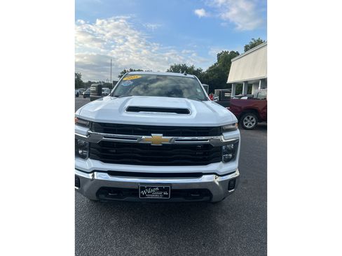 Used 2025 Chevrolet Silverado 2500 LT AWD/4WD image 7