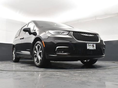 New 2026 Chrysler Pacifica Pinnacle AWD/4WD image 19