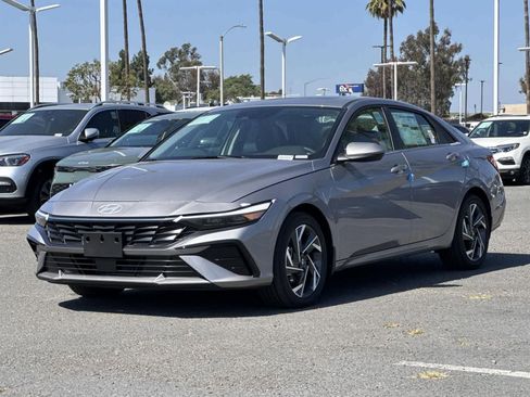 New 2025 Hyundai Elantra Limited image 6