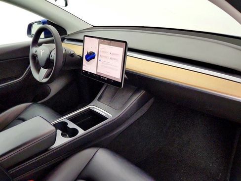 Used 2022 Tesla Model Y Long Range AWD/4WD image 26