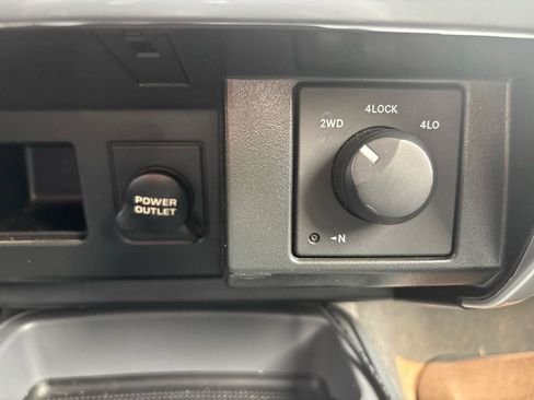 Used 2005 Dodge Dakota Laramie AWD/4WD image 14