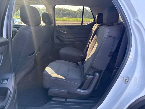 Used 2021 Chevrolet Traverse LT FWD image 13