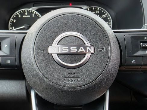 Used 2024 Nissan Pathfinder S image 26