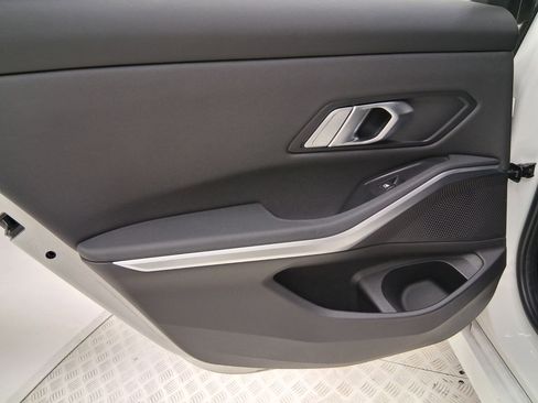 Used 2020 BMW 330i Sedan w/ Convenience Package image 31