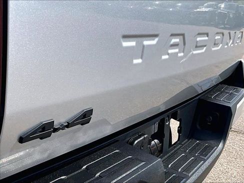 Certified 2024 Toyota Tacoma TRD Off-Road AWD/4WD image 28