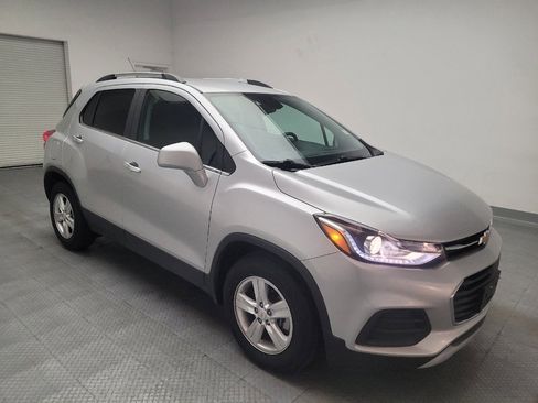 Used 2018 Chevrolet Trax LT w/ LT Convenience Package image 13