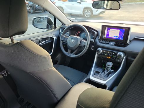Used 2024 Toyota RAV4 XLE w/ Convenience Package FWD image 14