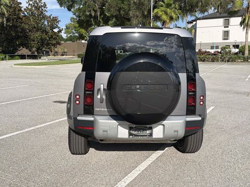 Used 2024 Land Rover Defender 110 S AWD/4WD image 5