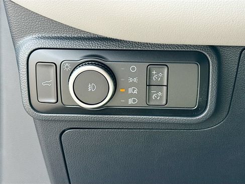 New 2026 Ford Explorer Active w/ Active Comfort Package RWD image 10