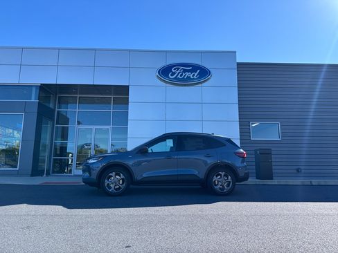 New 2026 Ford Escape ST-Line w/ Cold Weather Package image 10