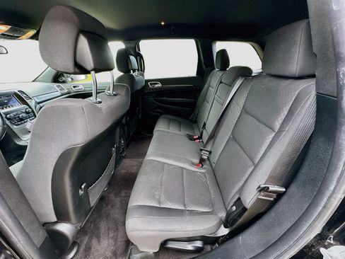 Used 2018 Jeep Grand Cherokee Laredo AWD/4WD image 26
