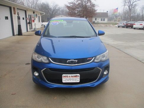 Used 2018 Chevrolet Sonic LT w/ Convenience Package image 3