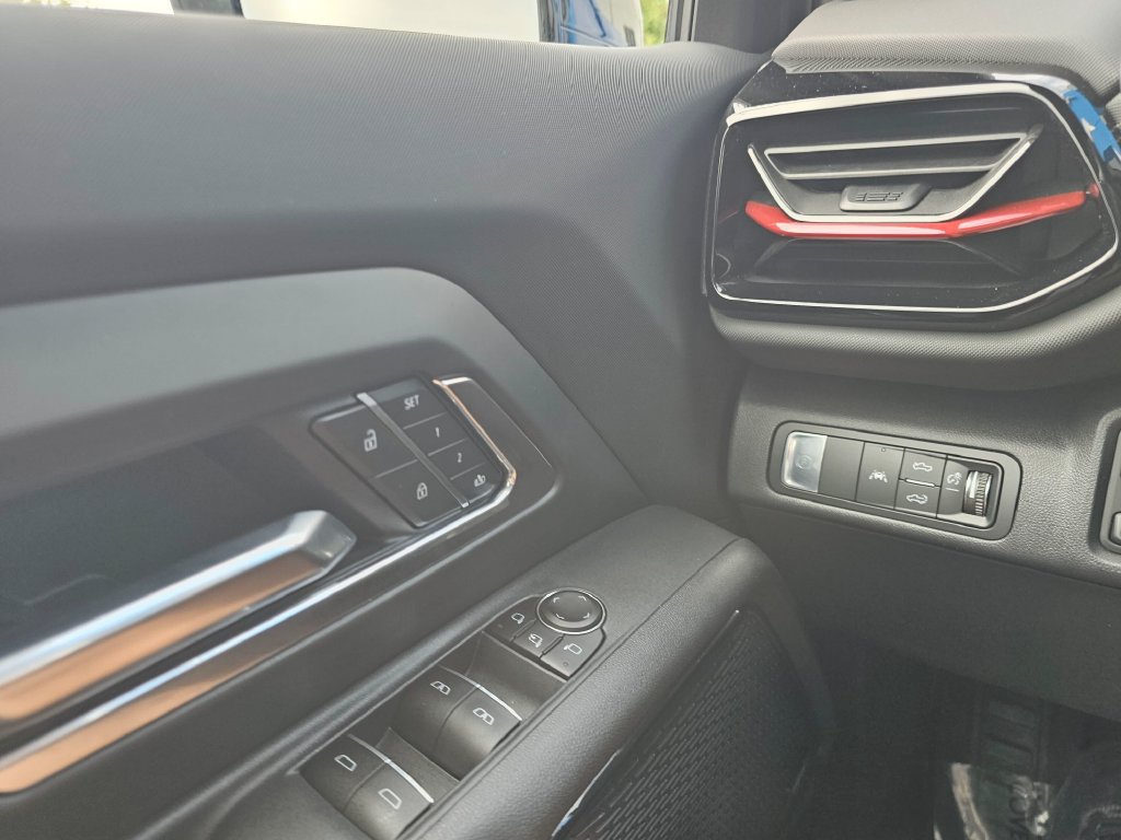 Used 2026 Chevrolet Silverado EV Trail Boss AWD/4WD image 34