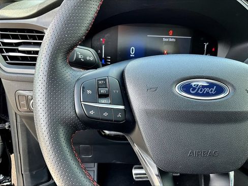 Certified 2024 Ford Escape ST-Line AWD/4WD image 11