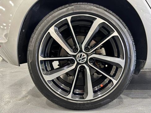 Used 2015 Volkswagen Golf S FWD image 46