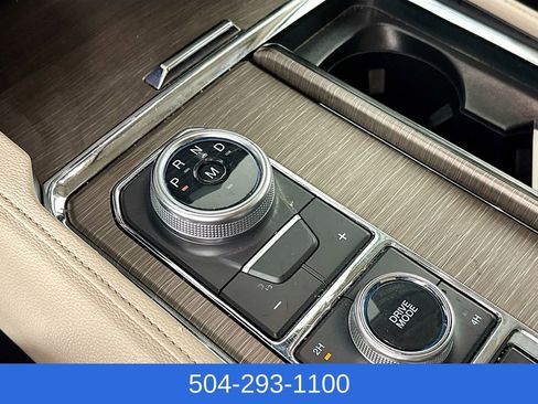 Used 2024 Ford Expedition Limited image 17
