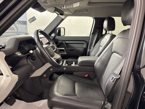 Used 2023 Land Rover Defender 130 S image 14