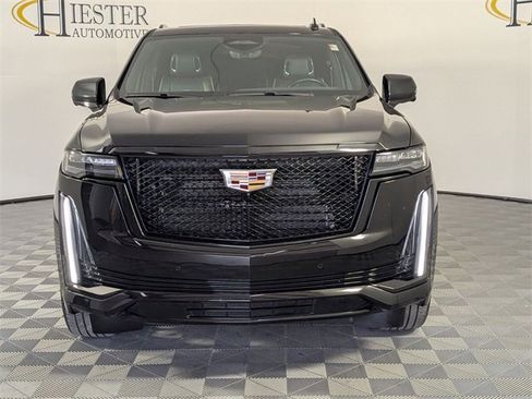 Used 2024 Cadillac Escalade Sport image 3