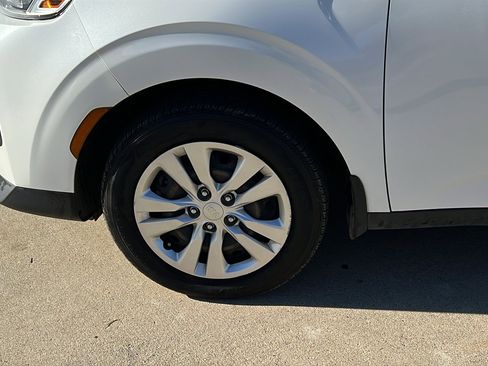 Used 2020 Kia Soul LX image 12