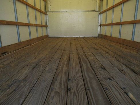 Used 2016 Ford E-350 and Econoline 350 Super Duty image 13