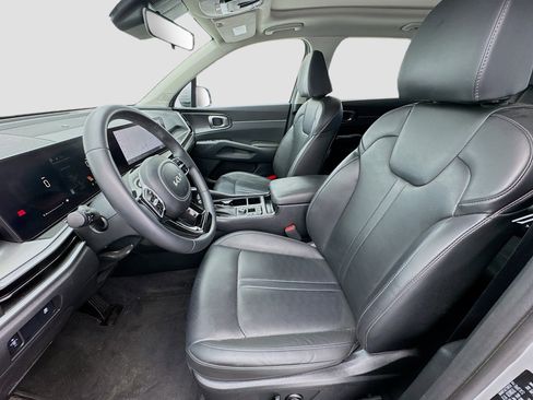 Used 2025 Kia Sorento S w/ Panoramic Sunroof Package image 13
