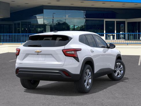 New 2026 Chevrolet Trax LS image 4