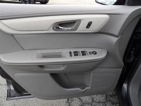 Used 2015 Chevrolet Traverse LS image 11