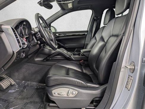 Used 2017 Porsche Cayenne S AWD/4WD image 5