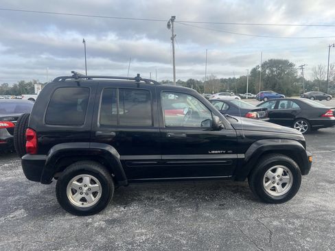 Used 2002 Jeep Liberty Limited image 3