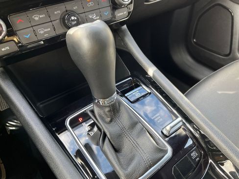 Used 2025 Jeep Compass Limited image 42