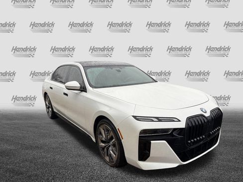 Certified 2025 BMW 740i image 7