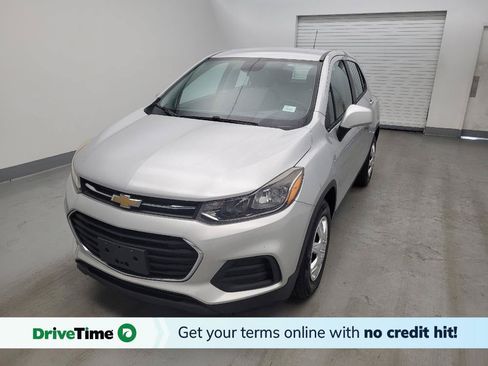 Used 2017 Chevrolet Trax LS FWD image 1