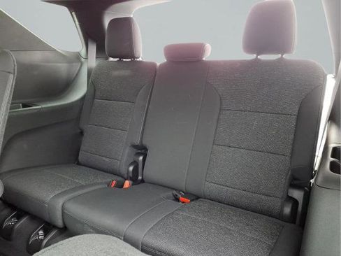 Used 2025 Chevrolet Traverse LT w/ Driver Confidence Package FWD image 21