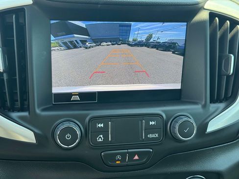 Used 2022 GMC Terrain SLT w/ Infotainment Package II AWD/4WD image 27