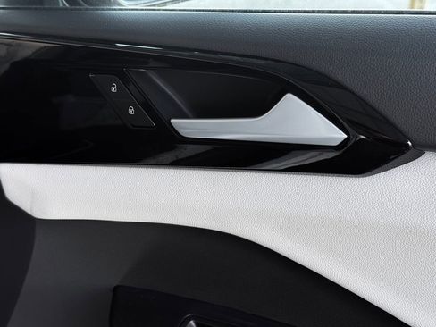 New 2026 Volkswagen Taos S AWD/4WD image 24