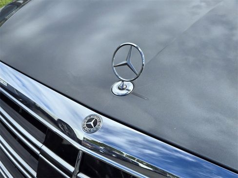 Used 2019 Mercedes-Benz S 560 Sedan image 10
