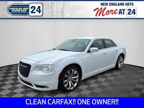Used 2019 Chrysler 300 Touring w/ Quick Order Package 2EF image 1