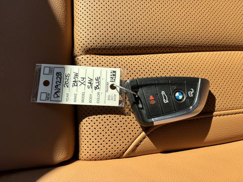 Certified 2025 BMW X4 xDrive30i image 38