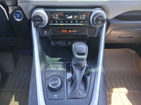 Used 2021 Toyota RAV4 XLE w/ Convenience Package AWD/4WD image 35