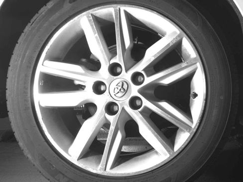 Used 2014 Toyota Avalon XLE Premium image 13