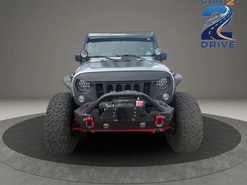 Used 2014 Jeep Wrangler Unlimited Sahara AWD/4WD image 3