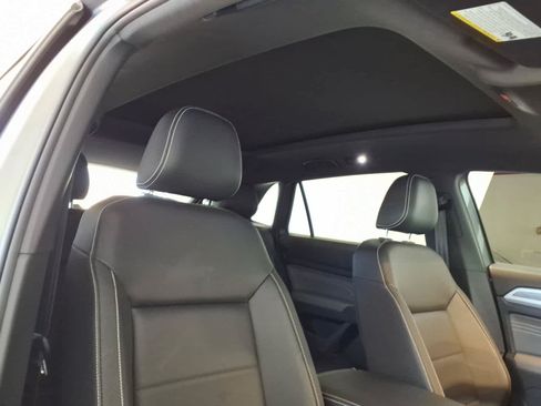 Used 2023 Volkswagen Atlas Cross Sport SE w/ Panoramic Sunroof Package AWD/4WD image 23