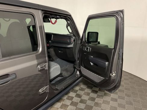 Used 2024 Jeep Wrangler Rubicon w/ Safety Group image 33