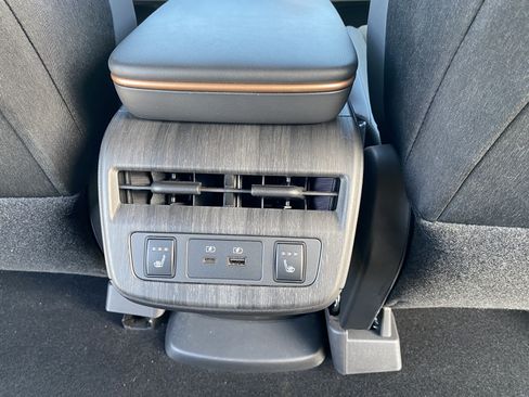 Used 2023 Nissan Ariya FWD image 21