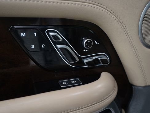 Used 2020 Land Rover Range Rover HSE image 22